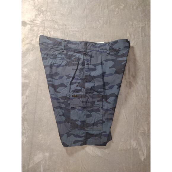 Lee Blue Camo Sz 38 Cargo Shorts Motion Flex Waist Stretch Fabric Lot Of 2 NWT - Picture 5 of 12